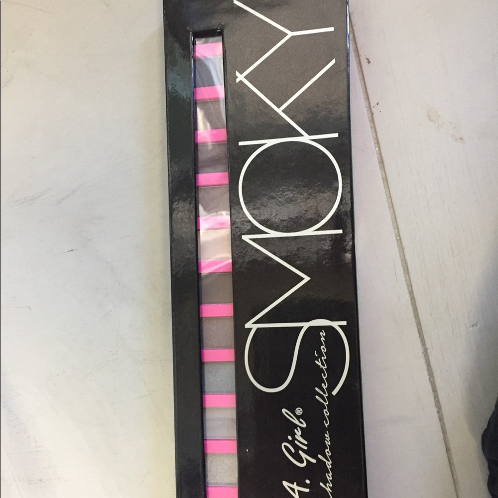 EYESHADOW PALLET!!